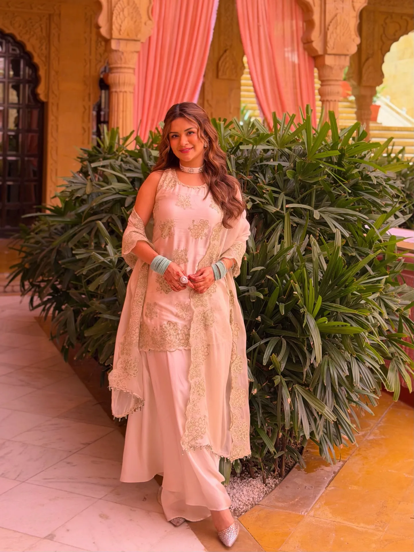 Avneet Kaur Height